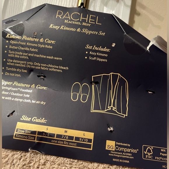 New with tags cozy kimono & slipper set one size - Picture 3 of 3